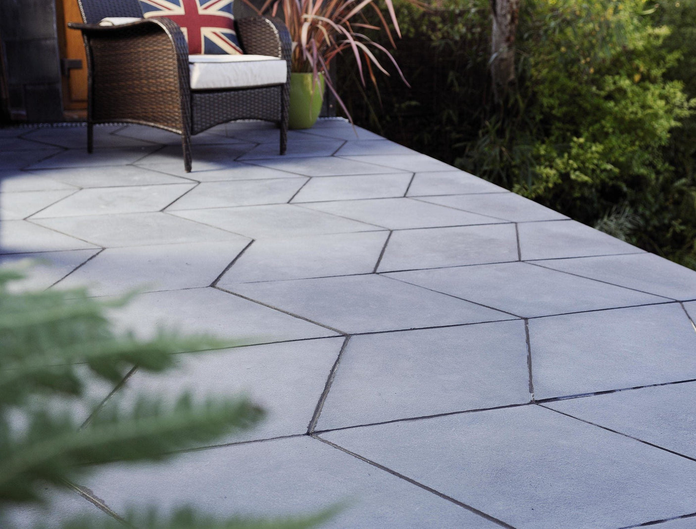 Prestbury Chevron Patio Paving Kit 5.54m2