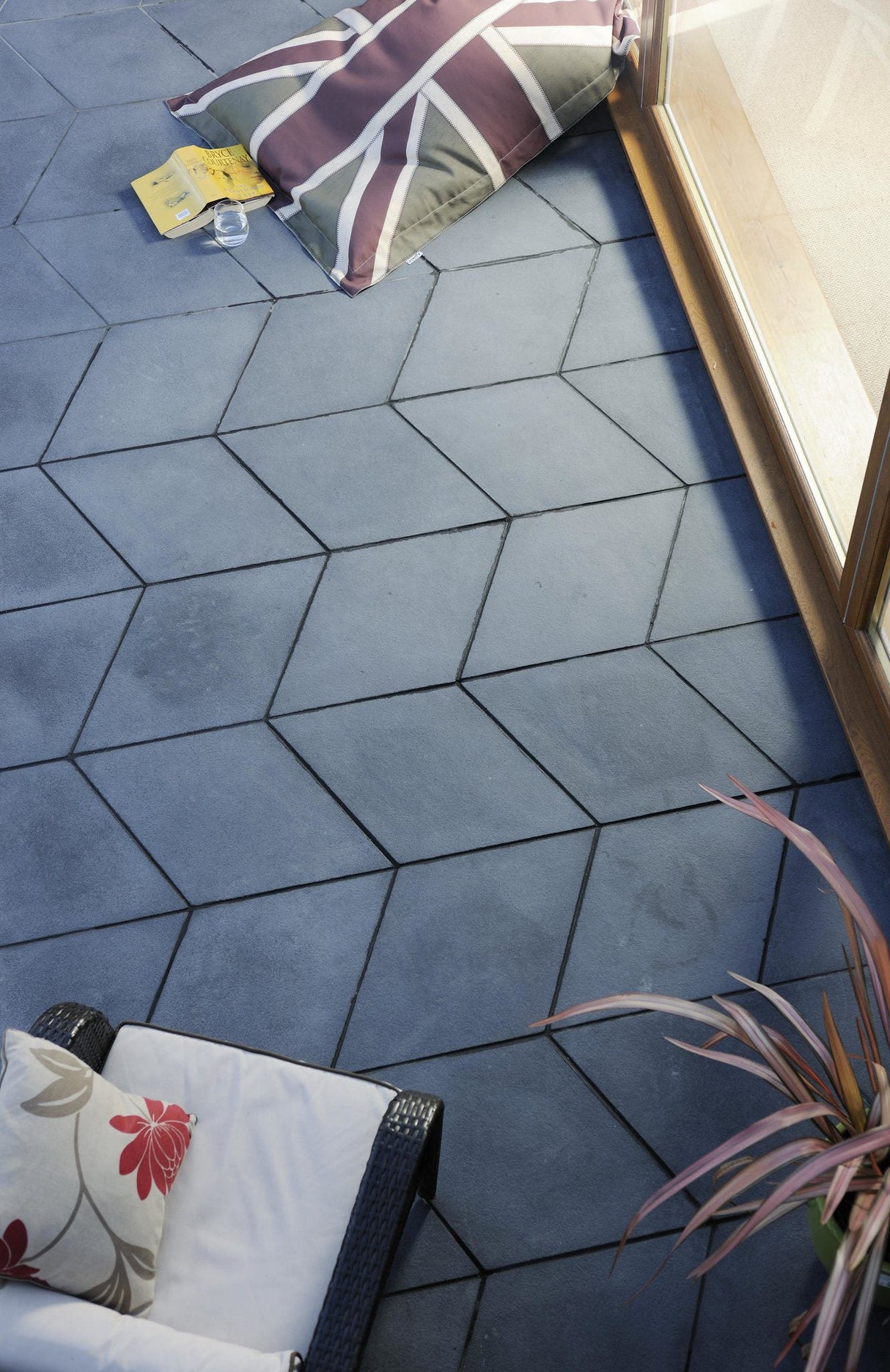 Prestbury Chevron Patio Paving Kit 5.54m2
