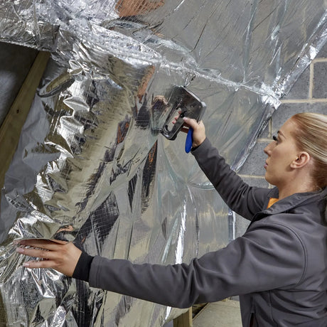 How to Choose Between Mineral Wool and Fibreglass Insulation: A Complete Guide to Thermal, Acoustic, and Fire-Resistant Performance